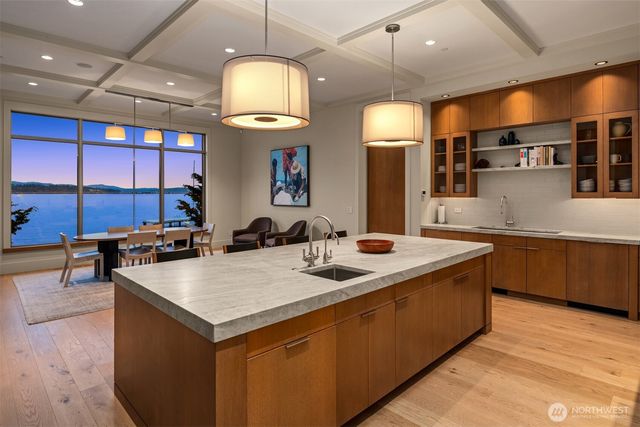 4911 NE Laurelcrest Lane, Seattle, WA 98105