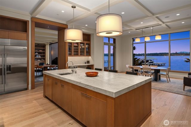 4911 NE Laurelcrest Lane, Seattle, WA 98105