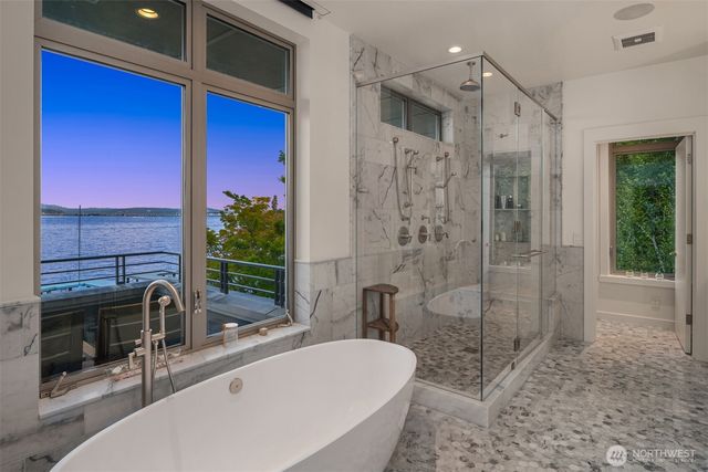 4911 NE Laurelcrest Lane, Seattle, WA 98105