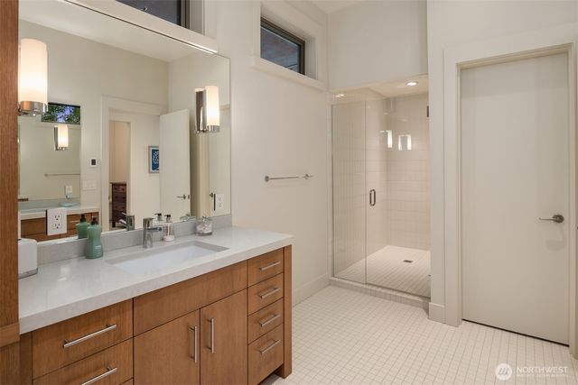 4911 NE Laurelcrest Lane, Seattle, WA 98105