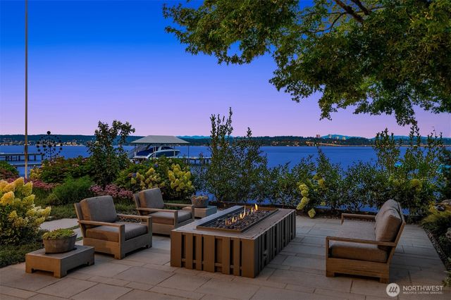 4911 NE Laurelcrest Lane, Seattle, WA 98105