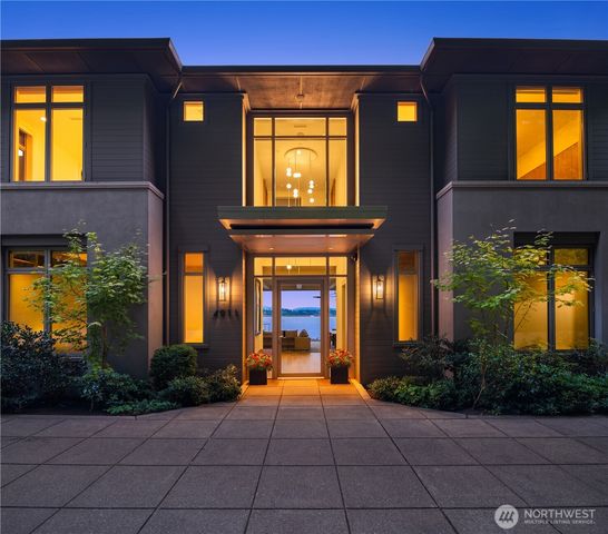 4911 NE Laurelcrest Lane, Seattle, WA 98105