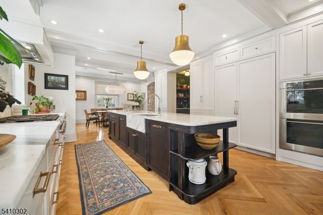 23 Stoneleigh Park, Westfield Town, NJ 07090