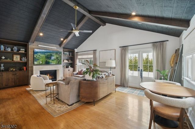 23 Stoneleigh Park, Westfield Town, NJ 07090