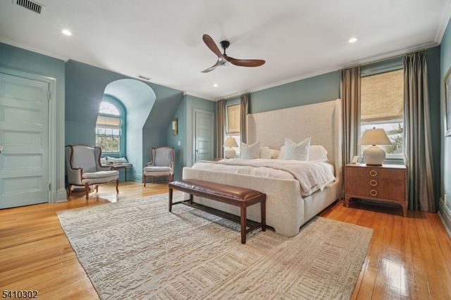 23 Stoneleigh Park, Westfield Town, NJ 07090