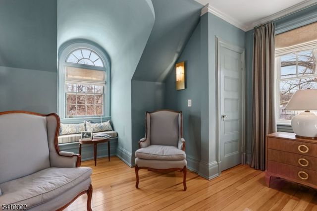 23 Stoneleigh Park, Westfield Town, NJ 07090