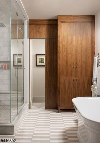 23 Stoneleigh Park, Westfield Town, NJ 07090