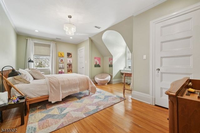 23 Stoneleigh Park, Westfield Town, NJ 07090