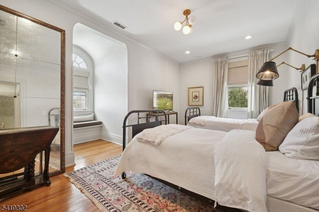 23 Stoneleigh Park, Westfield Town, NJ 07090