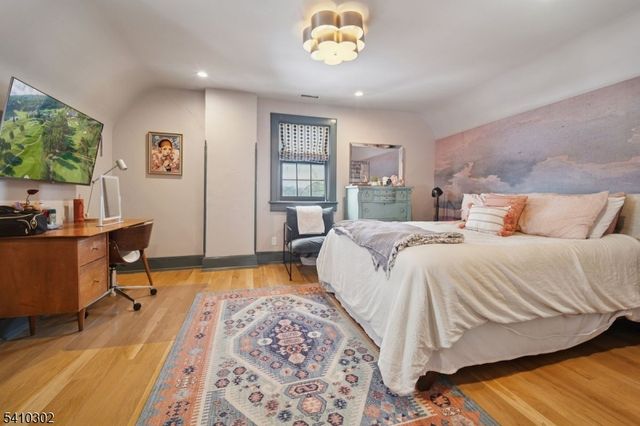 23 Stoneleigh Park, Westfield Town, NJ 07090