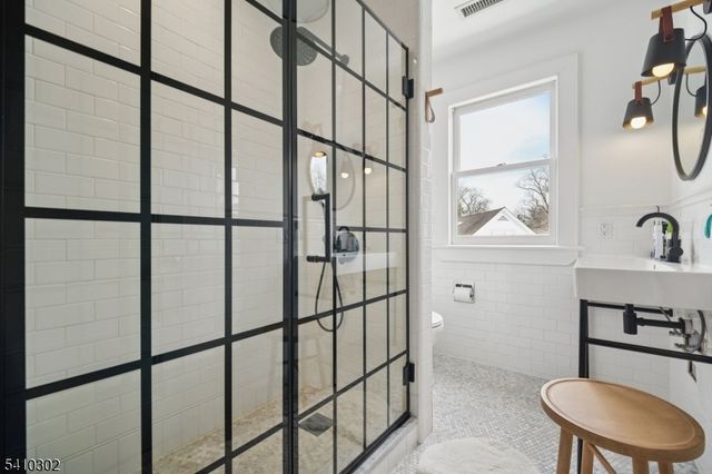 23 Stoneleigh Park, Westfield Town, NJ 07090