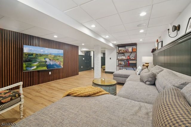 23 Stoneleigh Park, Westfield Town, NJ 07090