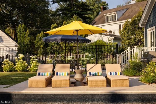 23 Stoneleigh Park, Westfield Town, NJ 07090