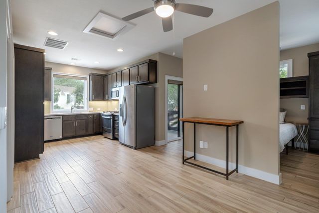 701 Josephine ST, Austin, TX 78704