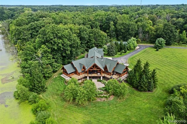 3929 Timber Green Court, Howell, MI 48843