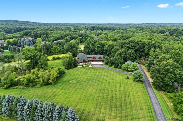 3929 Timber Green Court, Howell, MI 48843