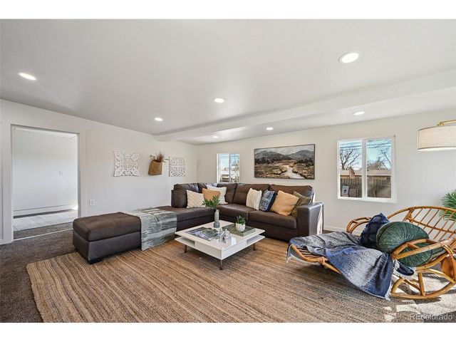 2580 Valley View Dr, Denver, CO 80221