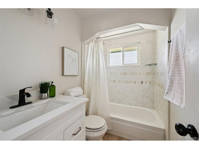 2580 Valley View Dr, Denver, CO 80221