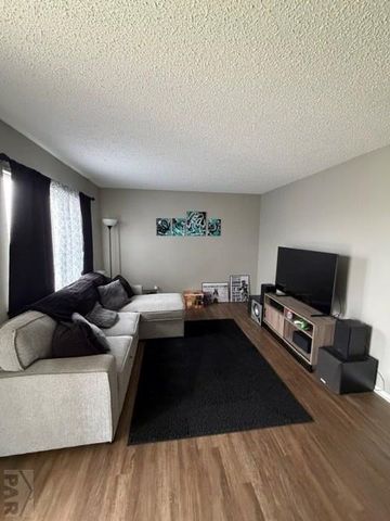 2313 South Dr, Pueblo, CO 81008