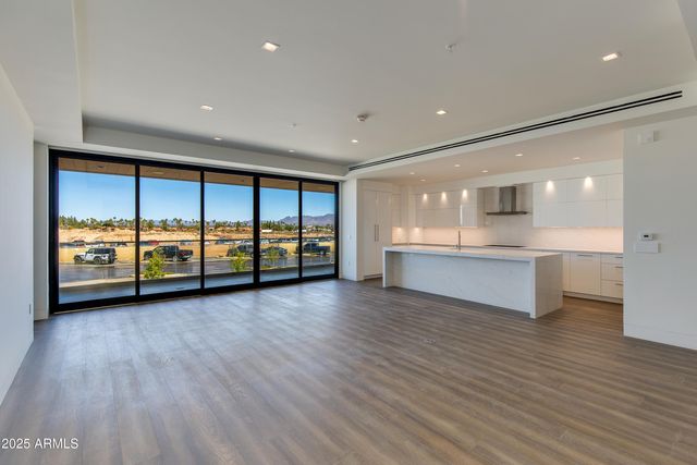 6587 N PALMERAIE Boulevard 2011, Phoenix, AZ 85001