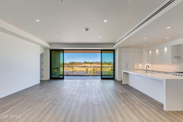 6587 N PALMERAIE Boulevard 2011, Phoenix, AZ 85001