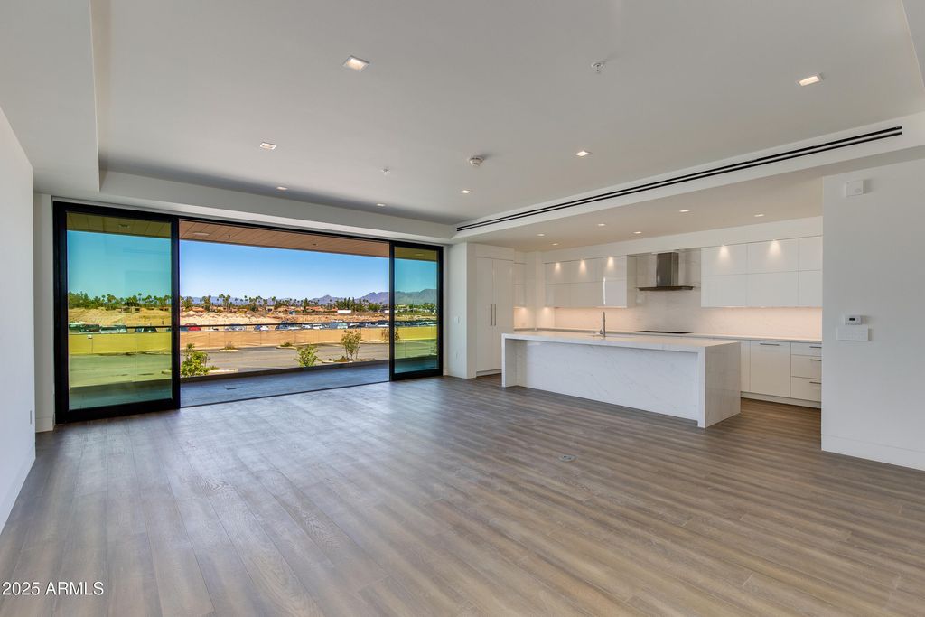 6587 N PALMERAIE Boulevard 2011, Phoenix, AZ 85001