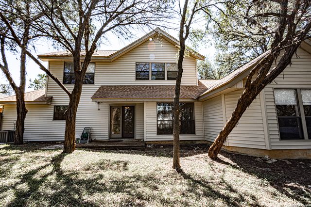 1262 BLUFF CREEK CIR, New Braunfels, TX 78130