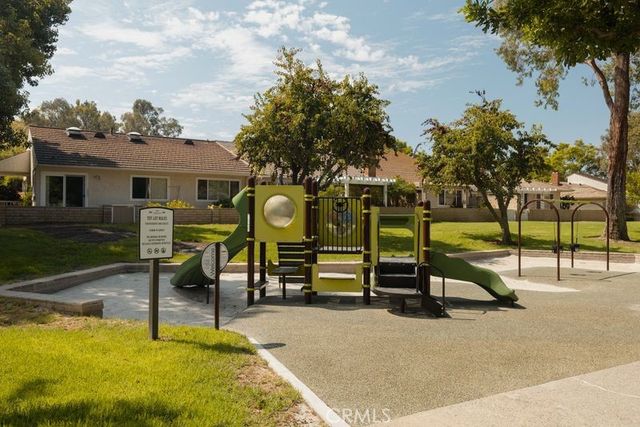 39 S Dogwood S, Irvine, CA 92612