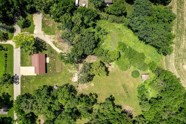 2137 W Creedy Road, Beloit, WI 53511