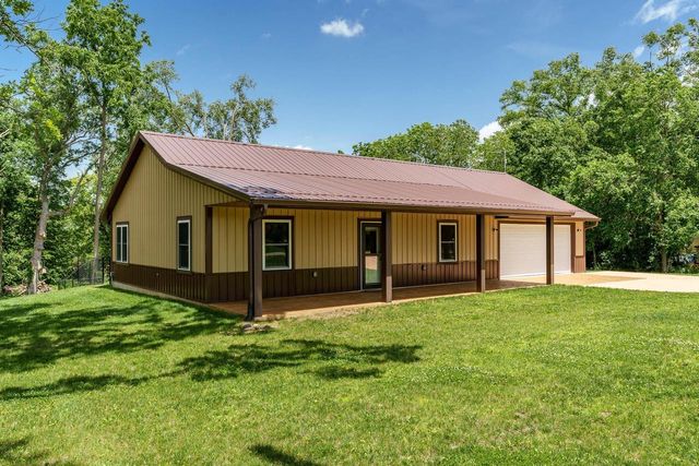 2137 W Creedy Road, Beloit, WI 53511