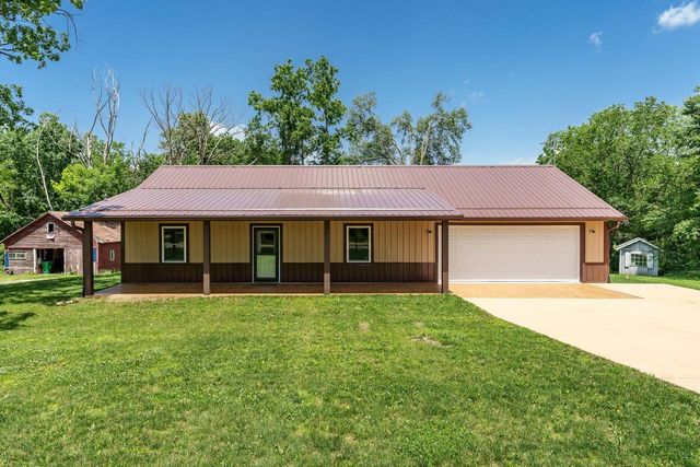 2137 W Creedy Road, Beloit, WI 53511