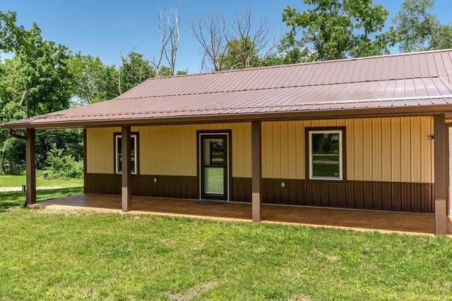 2137 W Creedy Road, Beloit, WI 53511