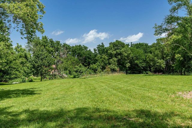 2137 W Creedy Road, Beloit, WI 53511