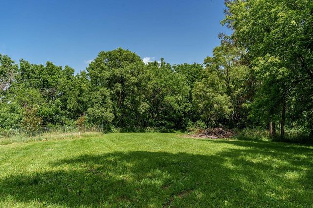 2137 W Creedy Road, Beloit, WI 53511