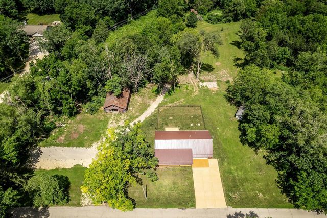 2137 W Creedy Road, Beloit, WI 53511