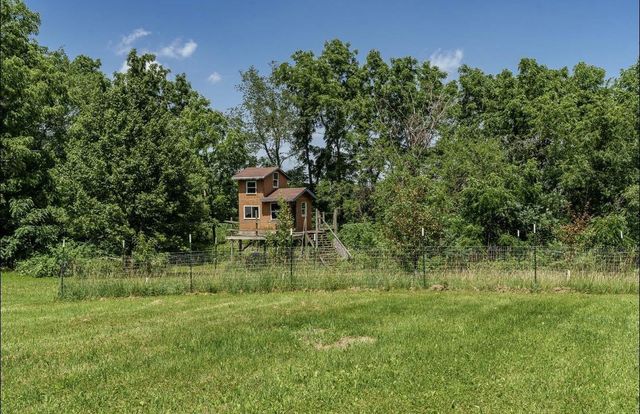 2137 W Creedy Road, Beloit, WI 53511