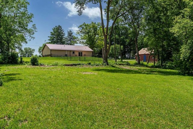 2137 W Creedy Road, Beloit, WI 53511