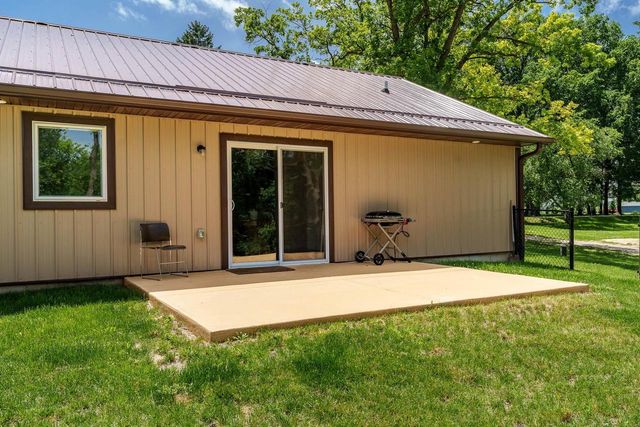 2137 W Creedy Road, Beloit, WI 53511