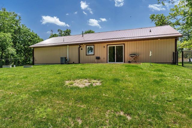 2137 W Creedy Road, Beloit, WI 53511