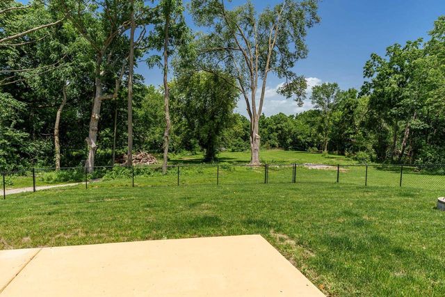 2137 W Creedy Road, Beloit, WI 53511