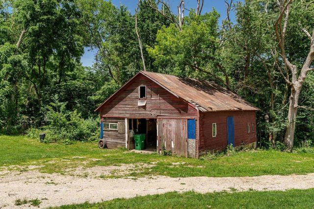 2137 W Creedy Road, Beloit, WI 53511