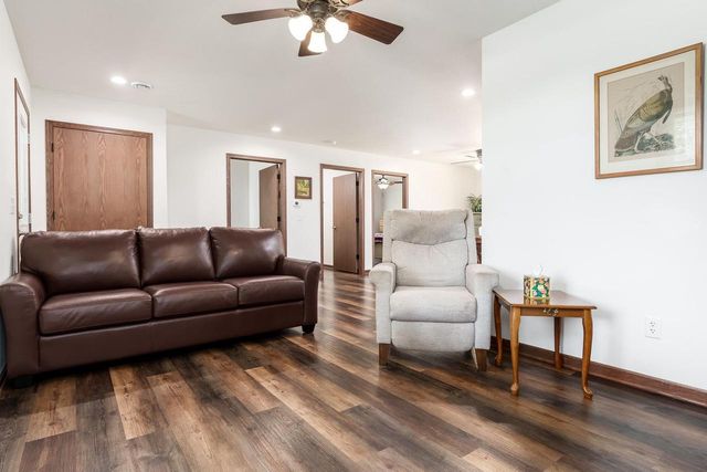 2137 W Creedy Road, Beloit, WI 53511