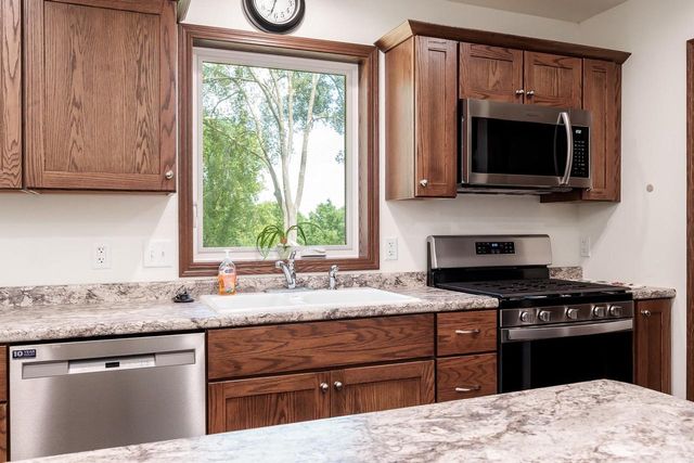 2137 W Creedy Road, Beloit, WI 53511