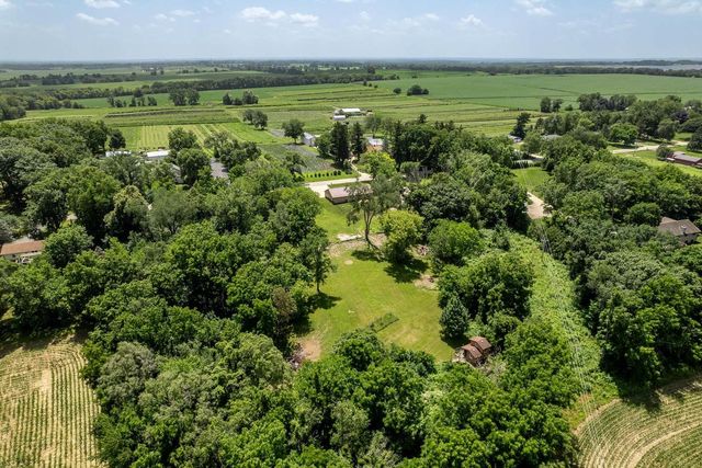 2137 W Creedy Road, Beloit, WI 53511