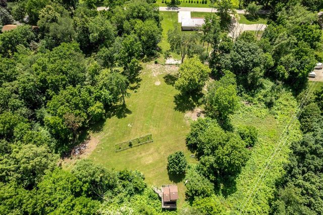 2137 W Creedy Road, Beloit, WI 53511