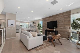 1529 Greenwich Way, Costa Mesa, CA 92627