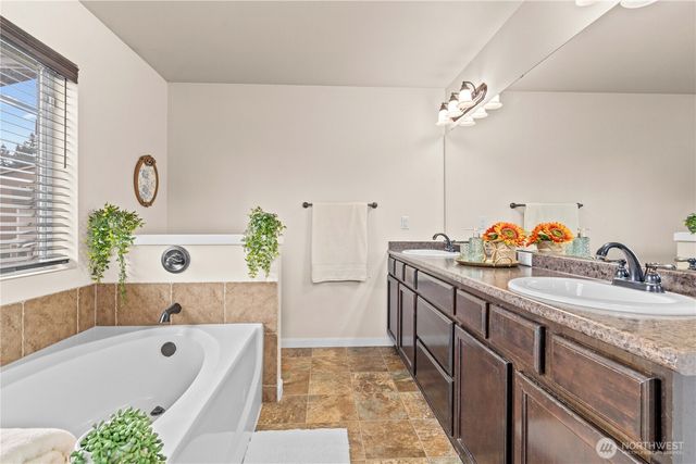 33831 12th Place SW, Federal Way, WA 98023