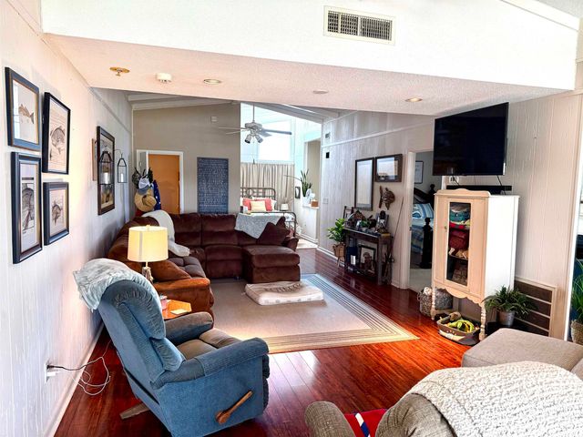 624 Dogwood Dr. S, Garden City Beach, SC 29576