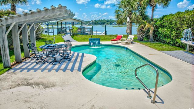 624 Dogwood Dr. S, Garden City Beach, SC 29576
