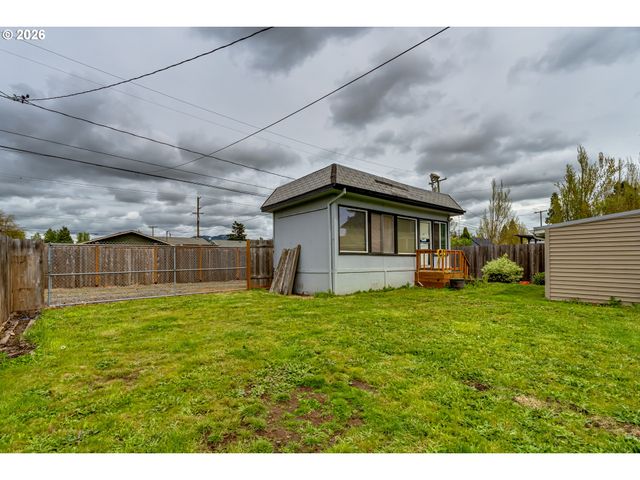 340 W M St, Springfield, OR 97477